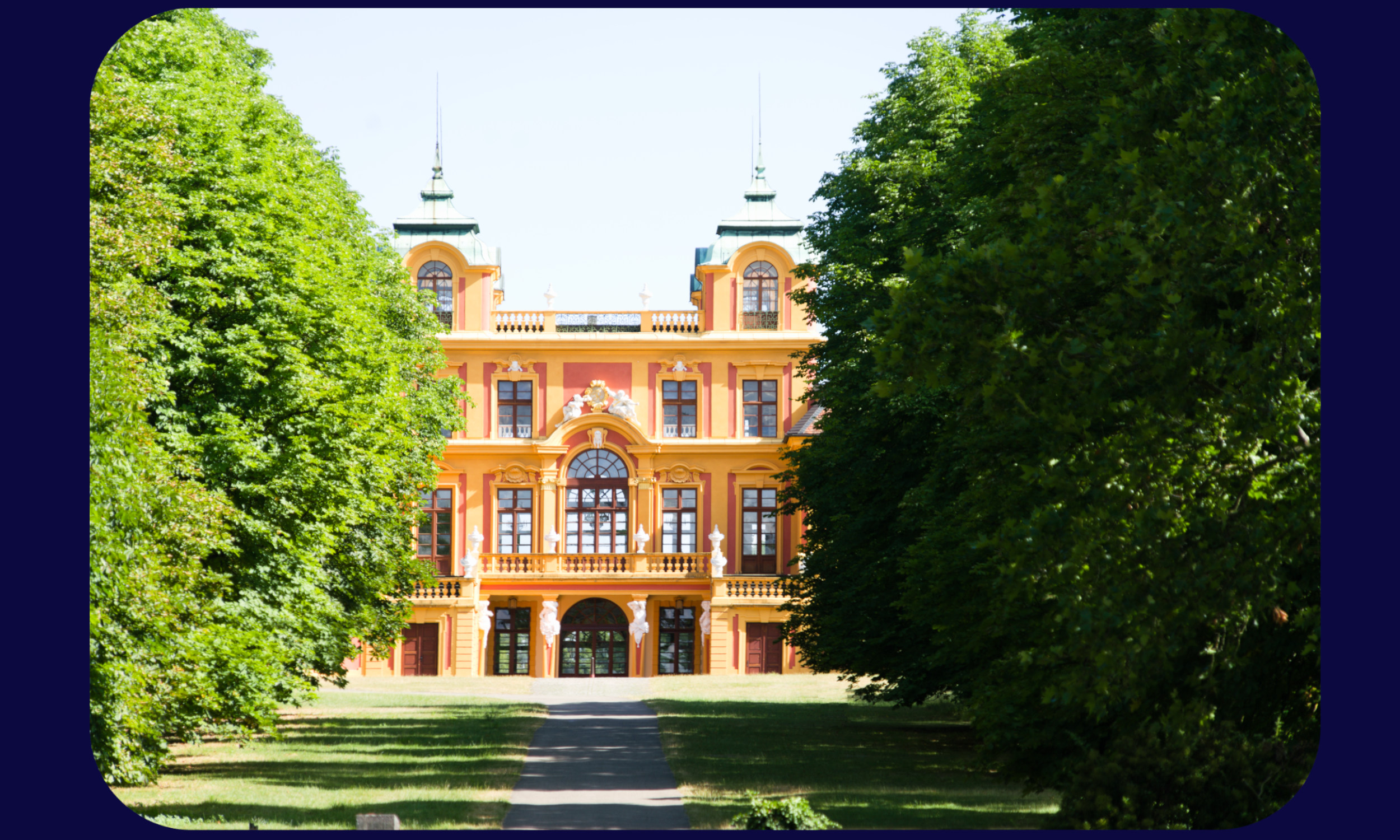 Bluehendes Barock Schloss Favorite